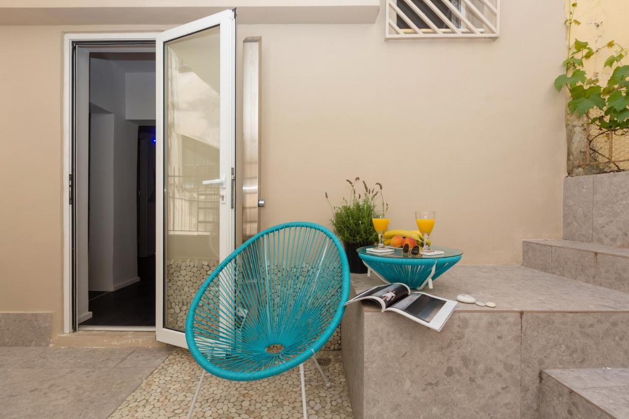 Hotel a capsule Loc Hospitality Urban Den *