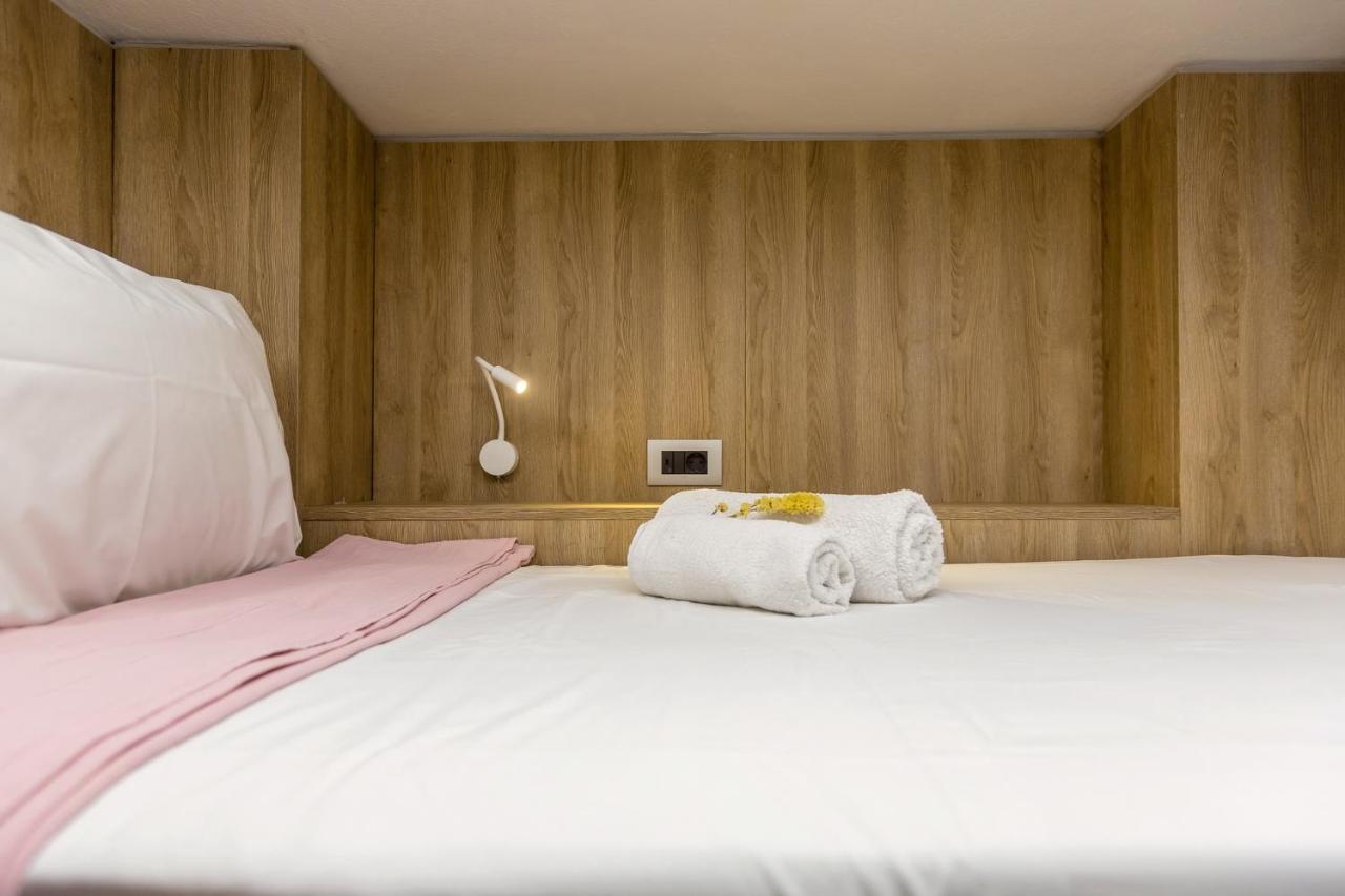 Loc Hospitality Urban Den *
