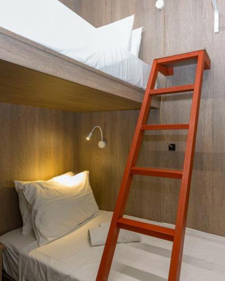 Hotel de capsule Loc Hospitality Urban Den