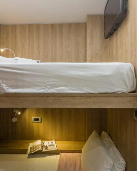 Loc Hospitality Urban Den *